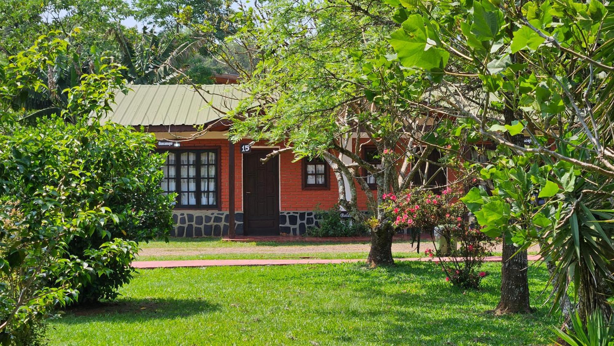 Cabanas El Refugio Del Mensu Puerto Iguazú Zewnętrze zdjęcie