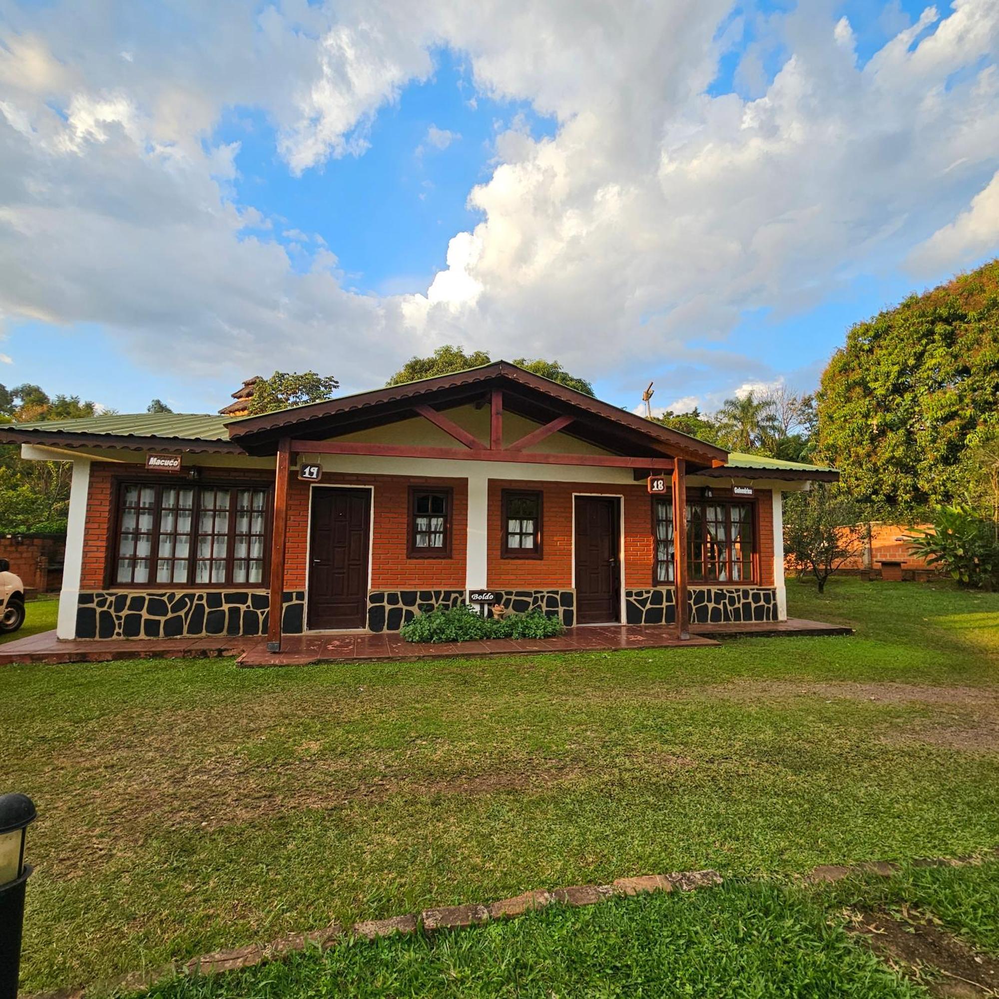 Cabanas El Refugio Del Mensu Puerto Iguazú Zewnętrze zdjęcie